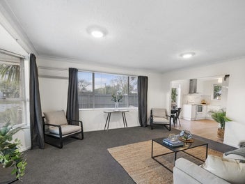 Beautifully Renovated & Brilliantly Located!