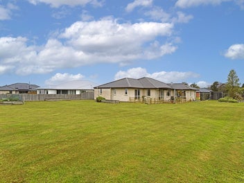 Quarter Acre with a View!