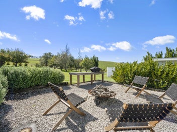 Rural magic 1ha on Matakana doorstep