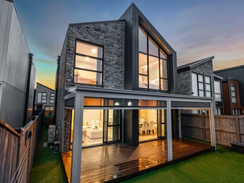 Vacant & Ready - Move Into Luxury Now