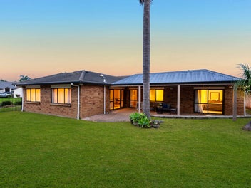 COMPLETE FAMILY PARADISE - FLETCHER BUILT