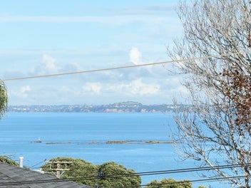 Stunning Family Home in Prestigious Olde Torbay