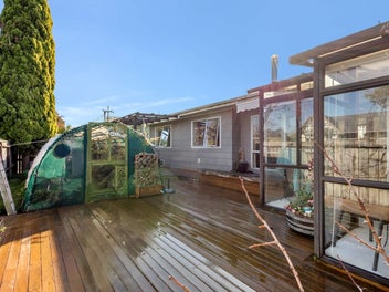 Sunny Corner Site in Saint Leonards