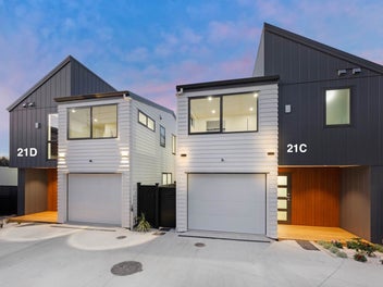 Brand New Elegant Living – Rangi Zone – Sea Views