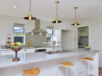 * UNDER OFFER * Stunning & New Family Home in Wood