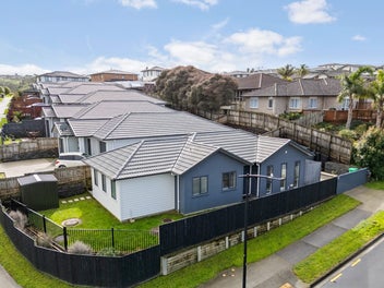Stylish, Low-Maintenance Living!