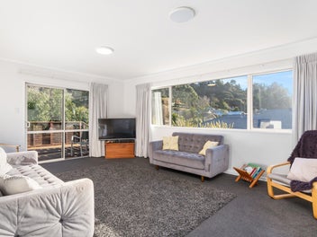 Sunny, Solid and Effortless Living