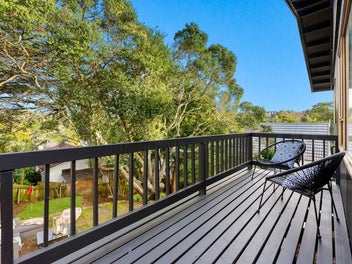 COASTAL VIBES, MODERN LIVING - MUST BE SOLD!