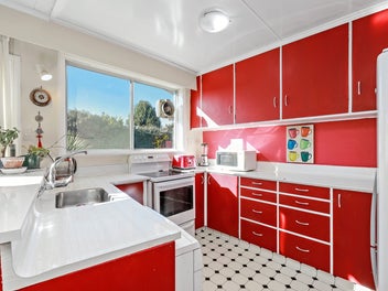 Townhouse with Bonus Studio