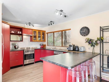PEACEFUL EASTERN HILLS RETREAT