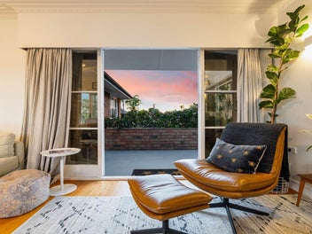 Generous Family Home + Teen Retreat - 200m2 approx