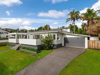 Stylishly Renovated.. Super Sunny!