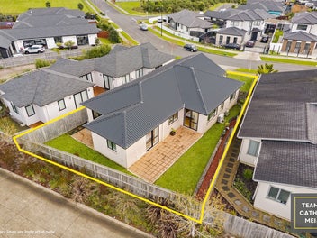 Must SELL with 2 Ensuites At Twin Parks Rise