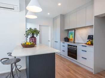 Hot Property Alert!! Flair, Freehold, Fabulous!