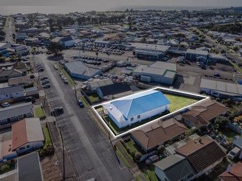 Image 1 of 18