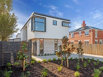 Stunning Architectural Townhouse!