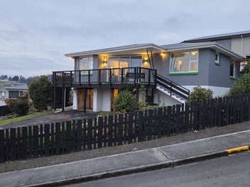 ELEVATED WITH OUTSTANDING RIVER VIEWS