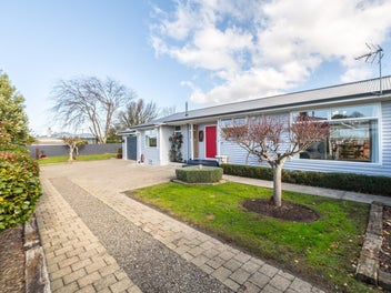 50s charm, modern living - get set to be impressed