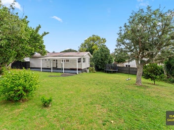 Charming Family Home on a Spacious Section!