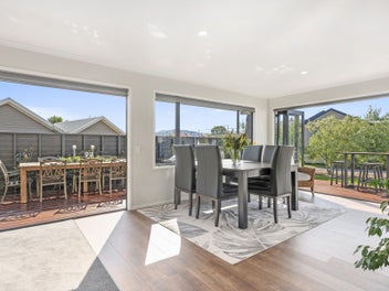 Prime Central Location - Walk to Everything