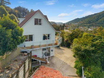 Picton Views, Private Living