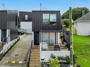 Kiwi Living Overseas and NEEDS to SELL