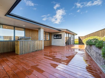 High Spec Luxury Home on Reserve Boundary