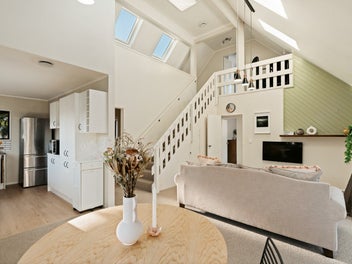 Family Friendly In Forrester Drive!