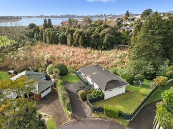 Refreshed Home with Sparkling Vistas