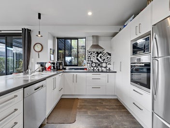 RELAXED LIVING IN PAEROA