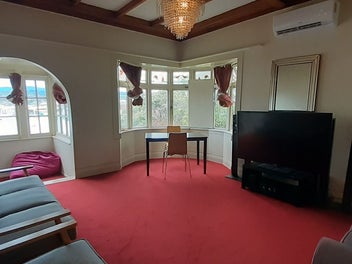 Image 1 of 7