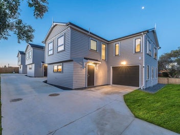 Standalone/Garage+ Extra Parking