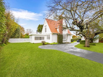 Half-Acre Dream in Epsom
