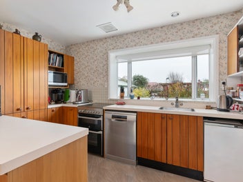 4 BEDROOMS, 3 CAR GARAGING, INVEST or DEVELOP
