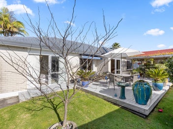 Hidden Gem with Park & Lake Access