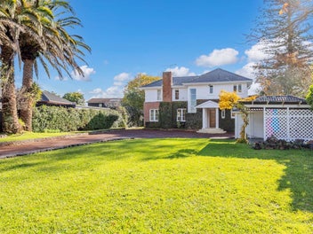 Mission Bay Icon - 1355m² of Prime, Private Land