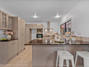 Warm, Comfortable Living - Motivated Vendor!