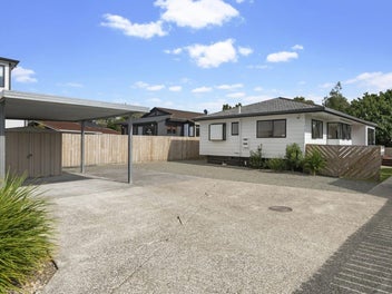 Sunshine, Space & Surf - Right in Red Beach