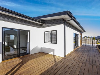 Owners Moved Overseas - Must be Sold