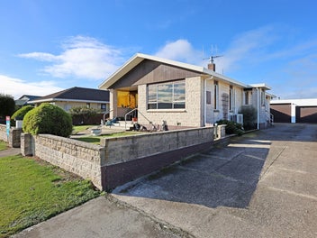 Image 1 of 20