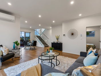 STANDALONE! 258M2! Double Garage!