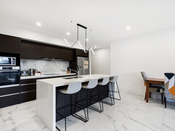 Quality, Comfort & Contemporary Living!
