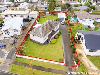 Bargain in Dinsdale - $599,000.