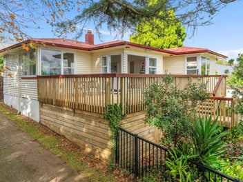 Vacant, Inviting offers
