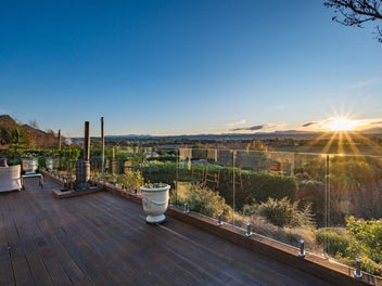 Great Garaging & Great Views