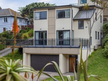 Built to Last – Modern Home Just 14 Years Young