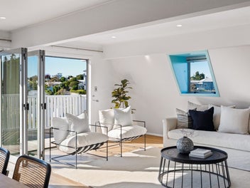 Unique - Sea Views - Contemporary