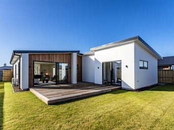 Premium 4-Bed New Build, Everything You Need