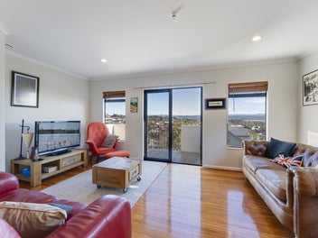 Warm & welcoming with a view!