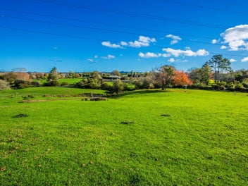 Rural living just 10 minutes from Westgate